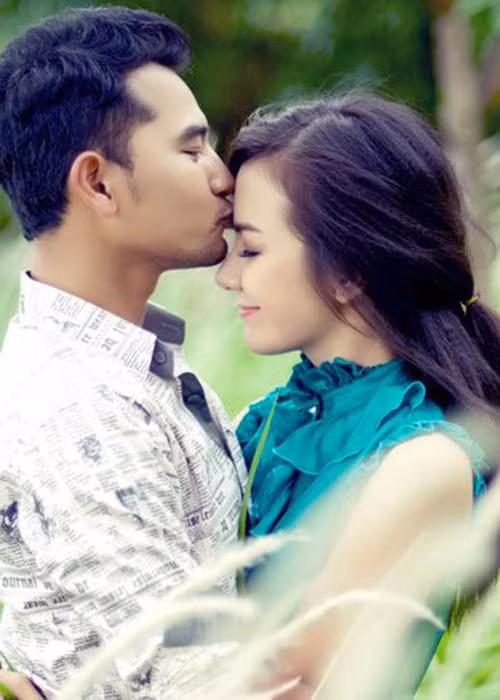 Vượt qua sóng gió người thứ ba, Ái Châu và Huỳnh Đông đã nên duyên vợ chồng.