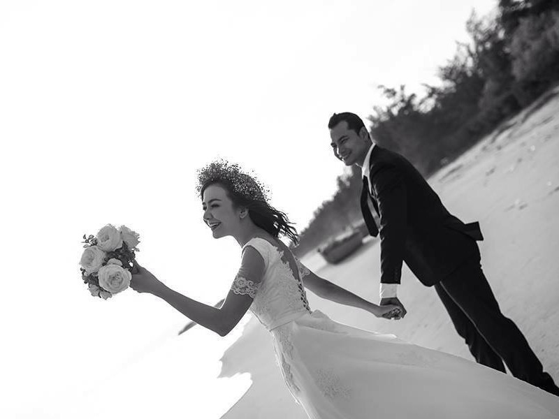 Năm 2015, Ái Châu từng rất bức xúc trước việc bị một antifan đặt điều có mối quan hệ ngoài luồng với siêu mẫu Lê Trung Cương.