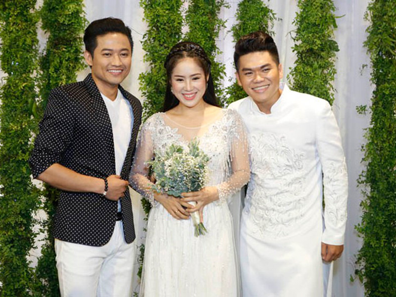 Trong một cuộc phỏng vấn trên Zing, Quý Bình tiết lộ, chính anh đã thuyết phục Lê Phương cùng đi Trường Sa. Chuyến đi đó giúp Lê Phương và Trung Kiên gặp nhau và nảy sinh tình cảm.