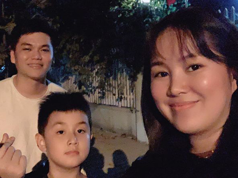 Bé Cà Pháo - con riêng của Lê Phương gọi Trung Kiên là "ba".