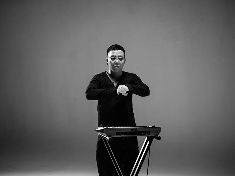 Anh từng hợp tác với BigDaddy, Emily, Lil Knight, Justatee, Hồ Ngọc Hà, Isaac, nhóm 365, Thảo Trang, Min.