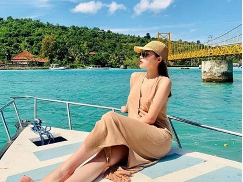 Sau khi nâng ngực, Kỳ Duyên dường như chuộng phong cách thả rông “vòng một”. Không ít lần khán giả nhắc nhở người đẹp cần giữ hình ảnh hơn.