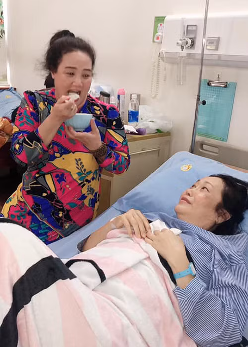 Mới đây, nữ nghệ sĩ nhập viện và thực hiện ca mổ khớp xương chậu. Ảnh: Người lao động