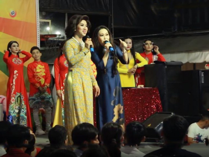 Ngoài tham gia gameshow, Thanh Hằng còn đóng phim, hát cải lương.