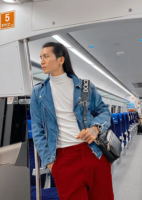 Nam diễn viên hiện đã hủy tất cả lịch quay và công việc, trừ trường hợp diễn ở sân khấu là bất khả kháng không nghỉ được.