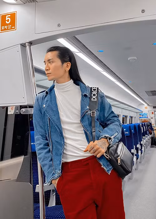 Nam diễn viên hiện đã hủy tất cả lịch quay và công việc, trừ trường hợp diễn ở sân khấu là bất khả kháng không nghỉ được.