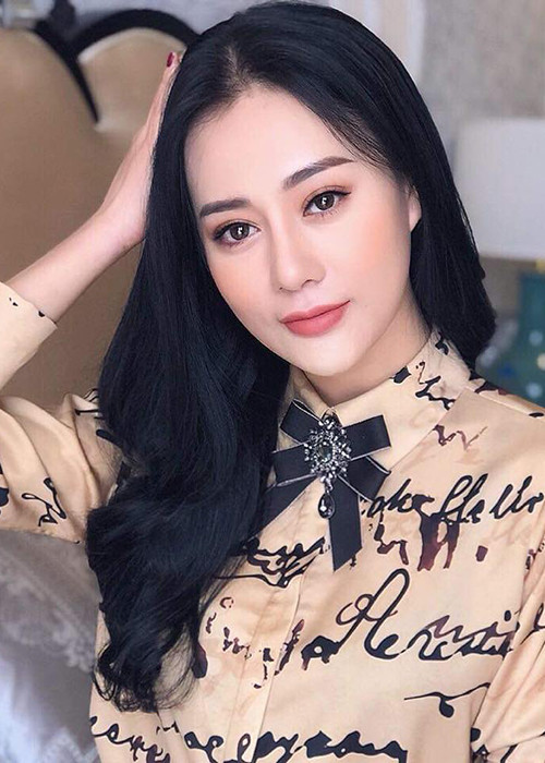 Hiện tại, Phương Oanh chỉ quan tâm đến cuộc sống và sự nghiệp.