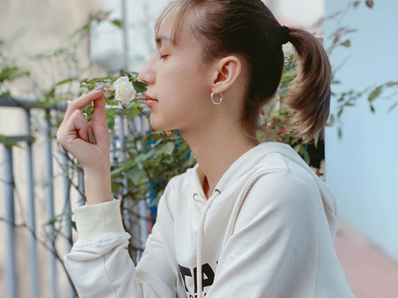 Nam ca sĩ sinh năm 1988 tiết lộ thích con trai từ thời mẫu giáo và khẳng định anh cố gắng nam tính nhất để không gây ồn ào.