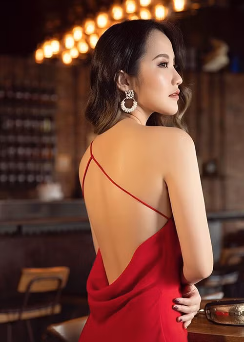 Tình cũ của Phan Thành cho biết, cô đang rất vui vẻ với cuộc sống, chuyện tình cảm thì cứ tùy duyên.