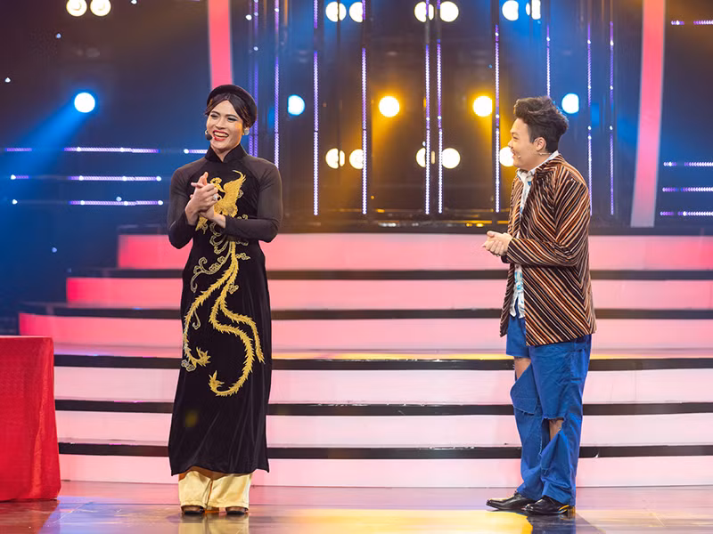 Năm 2019, Tấn Phát tham gia Gương mặt thân quen cùng Phan Ngọc Luân, Mia, Emma Nhất Khanh, Nhật Thủy, Trần Tùng Anh.