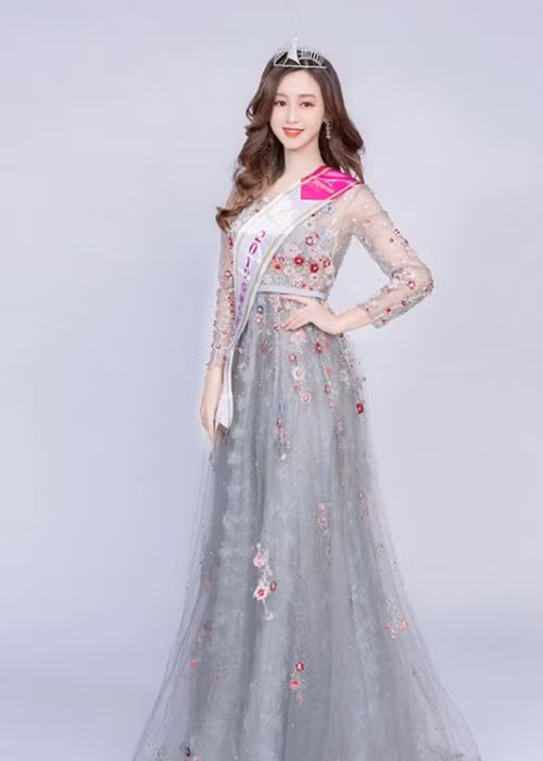 Giang Vũ Đình có ưu thế nhờ nói được tiếng Quảng Đông và hiểu được văn hóa xứ Hương Cảng.