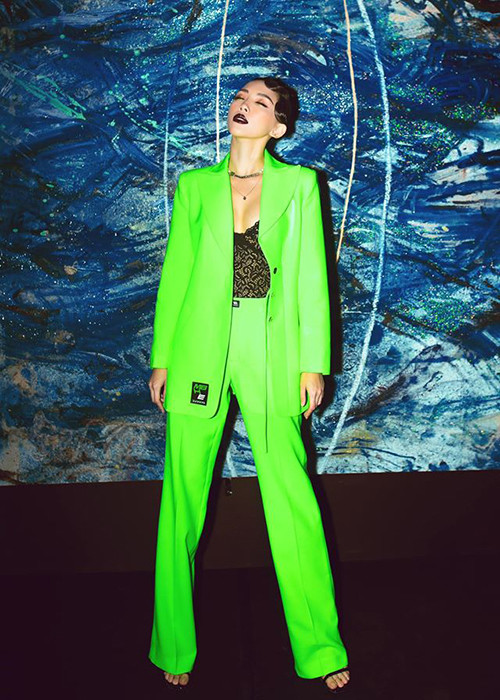 Rất hiếm hình ảnh của Tóc Tiên bên Hoàng Touliver sau khi xác nhận mối quan hệ.