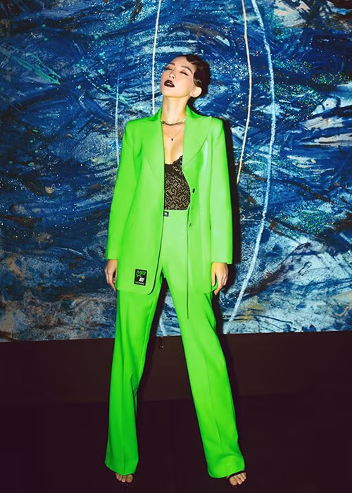 Rất hiếm hình ảnh của Tóc Tiên bên Hoàng Touliver sau khi xác nhận mối quan hệ.