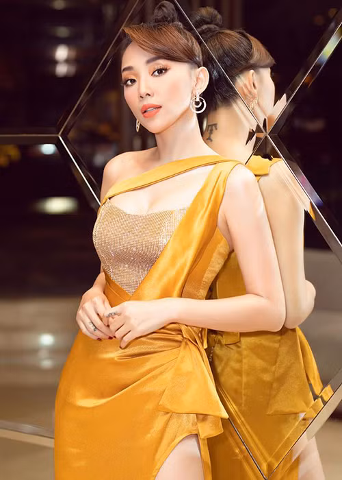 Tóc Tiên ngày càng gợi cảm, bảo sao Hoàng Touliver mê mệt.