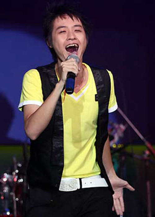 Thanh Duy sinh năm 1986. Anh từng là một giáo viên tiếng Anh. Ảnh: Khám phá