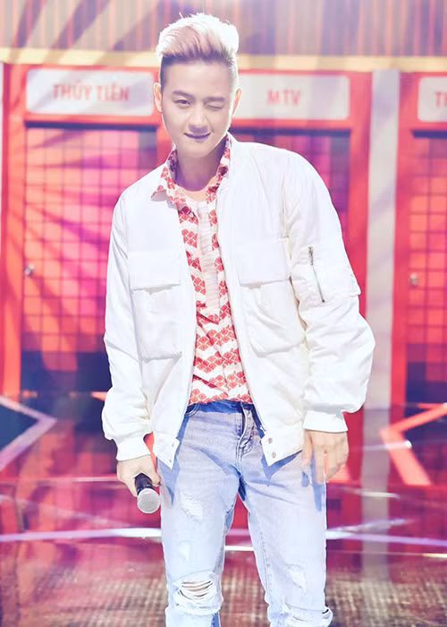 Kín tiếng nên đến nay, ca sĩ Thanh Duy chưa từng công khai bất kì mối tình nào. Mời quý độc giả xem video "Thanh Duy chia sẻ rằng anh hâm mộ Kpop chứ không cuồng". Nguồn VTC