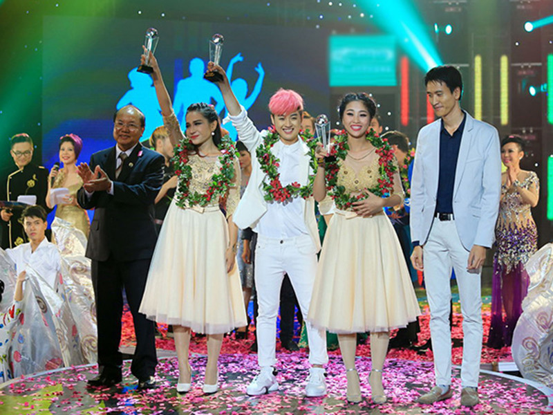 Từ năm 2014, Thanh Duy tích cực tham gia gameshow. Anh từng đoạt giải quán quân Cùng nhau tỏa sáng cùng MC Liêu Hà Trinh và Khả Như. Ảnh: Tri thức trẻ
