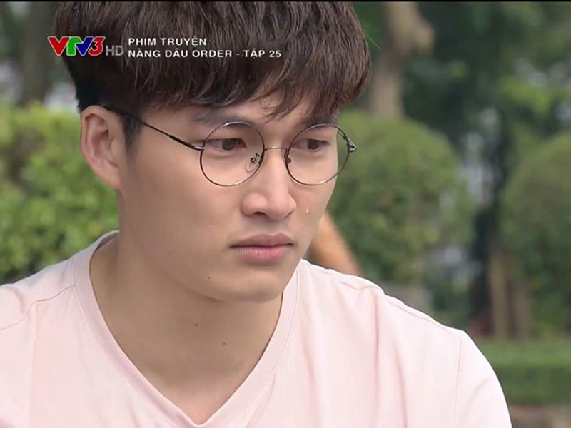 Hình ảnh Đình Tú rơi nước mắt trong một phân cảnh phim "Nàng dâu order".