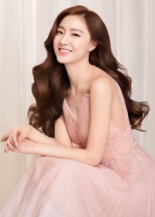 Nữ diễn viên từng bị đồn hẹn hò với cầu thủ bóng chày Yun Sung Hwan.