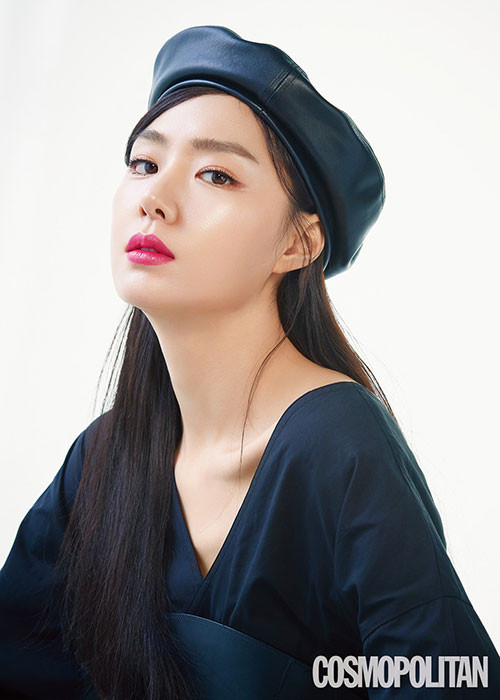 Trước "Hạ cánh nơi anh", Seo Ji Hye từng đóng chung với Hyun Bin trong phim điện ảnh cổ trang "Dạ quỷ" năm 2018.