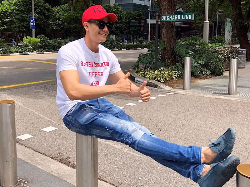 Tình cũ của Hoàng Thùy Linh khá im hơi lặng tiếng.