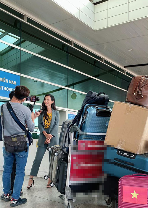 Sang Thái Lan thi nhan sắc, người đẹp được nhiều nhà thiết kế hỗ trợ về trang phục.