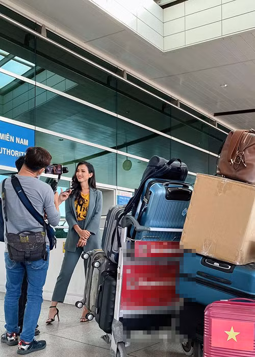 Sang Thái Lan thi nhan sắc, người đẹp được nhiều nhà thiết kế hỗ trợ về trang phục.