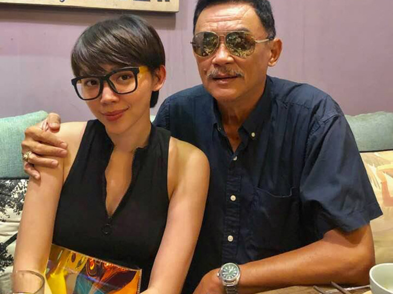 Bố của Tóc Tiên hiện có mặt tại Đà Lạt để dự lễ cưới của con gái.