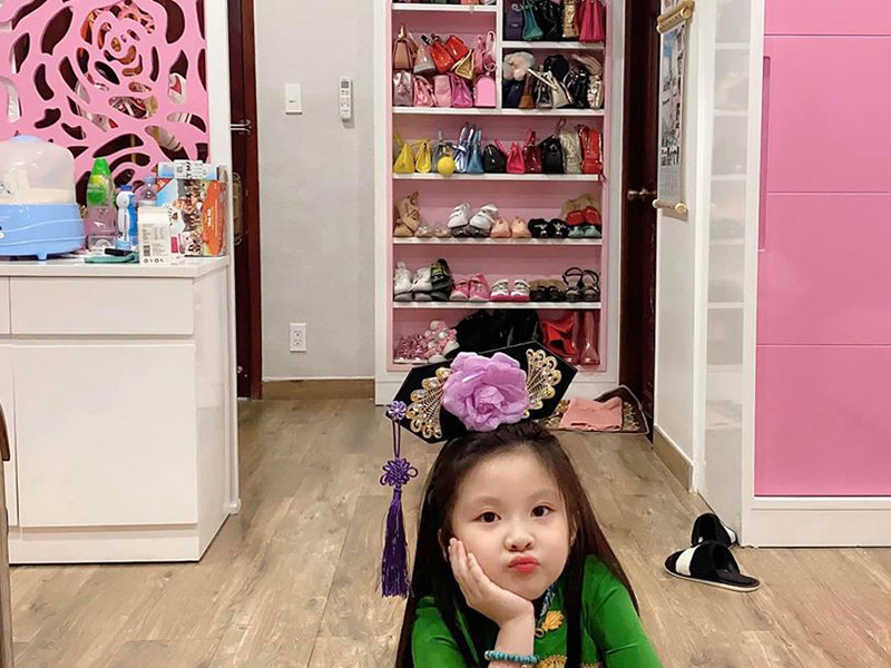 Sau khi được giới thiệu có mối quan hệ thân thiết với Lan Ngọc, bé Khả My càng được nhiều khán giả biết đến hơn.