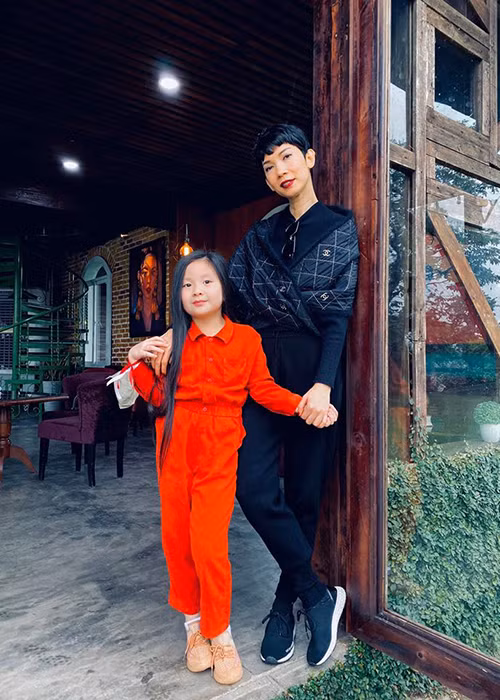 Bé được siêu mẫu Xuân Lan phát hiện tại Tuần lễ Thời trang trẻ em Việt Nam mùa 10 ở Hà Nội năm 2019.