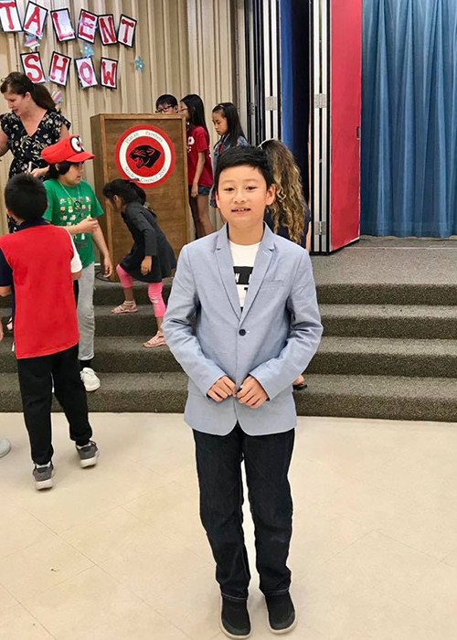 Ở tuổi 12, Bảo Nam có lẽ biết bố mẹ là người nổi tiếng.