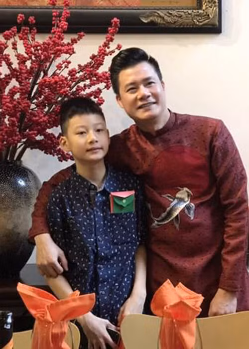 Quang Dũng mua nhà gần nhà bà ngoại của Bảo Nam để tiện thăm con trai trong những lần sang Mỹ lưu diễn.