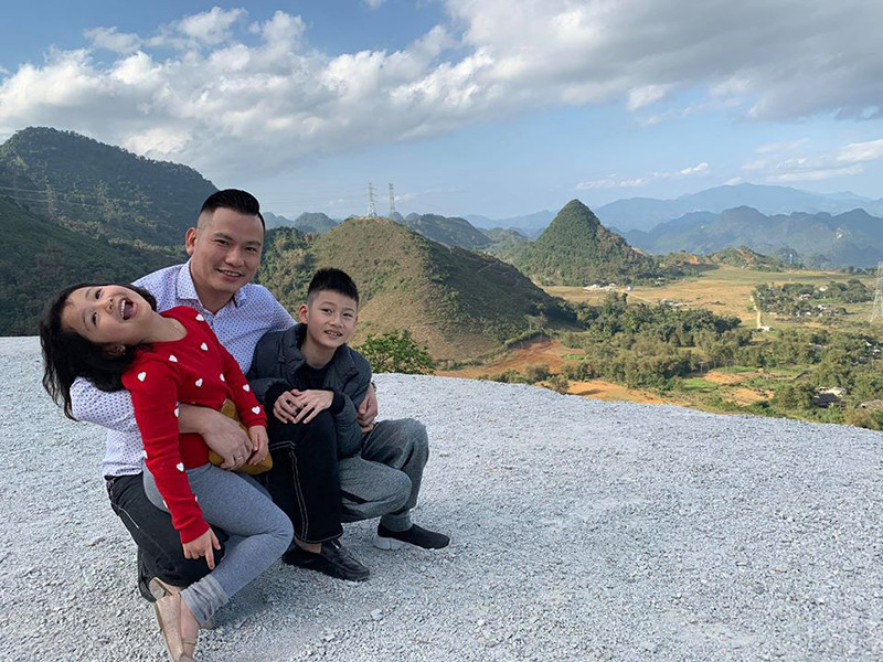 Jennifer Phạm từng chia sẻ: "Vì anh Hải hay trò chuyện, đi bơi, chơi những trò chơi cảm giác mạnh cùng Bảo Nam nên cả hai rất thân thiết với nhau".