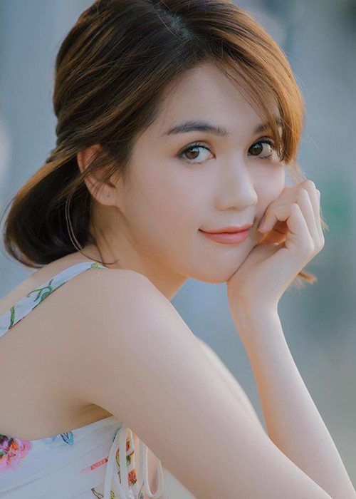 Người hâm mộ thậm chí cho rằng Ngọc Trinh hiện tại xinh đẹp hơn trước đây.