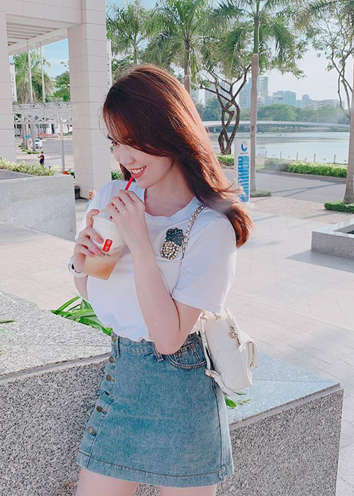 Trong cuộc phỏng vấn năm 2016, chân dài gốc Trà Vinh tâm sự về gu bạn trai hơn tuổi của mình.