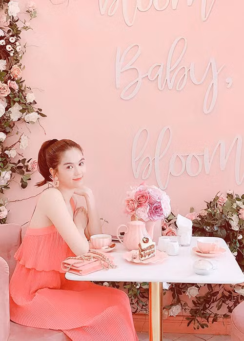 Từ trước đến nay, Ngọc Trinh đều yêu đàn ông lớn tuổi.