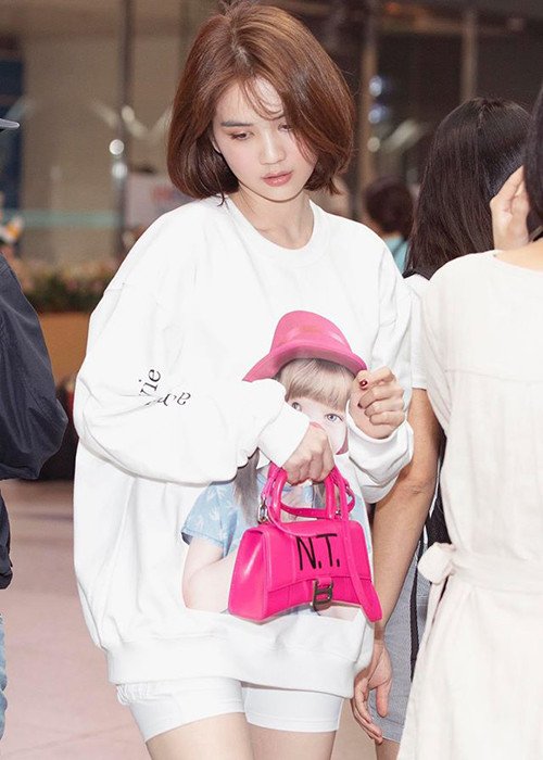 Không khó hiểu khi Ngọc Trinh được nhiều người theo đuổi, trong đó có những chàng trai trẻ.