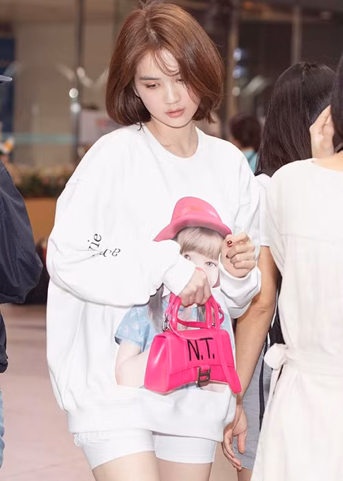 Không khó hiểu khi Ngọc Trinh được nhiều người theo đuổi, trong đó có những chàng trai trẻ.