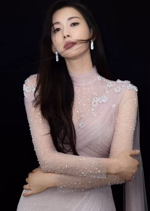 Ông xã của Lâm Chí Linh là ca sĩ người Nhật Bản, kém vợ 7 tuổi.