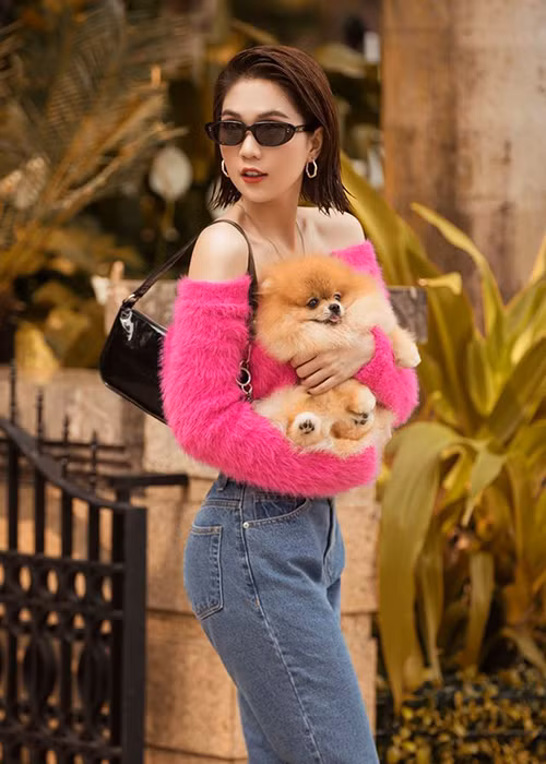 Ngọc Trinh gặp ông bầu Khắc Tiệp và được lăng xê thành "nữ hoàng nội y".