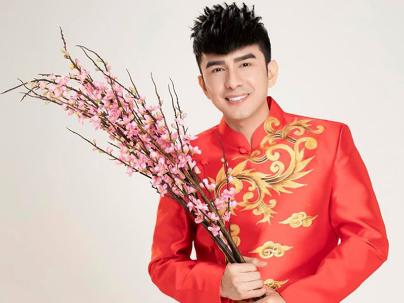 Đan Trường và Châu Khải Phong cũng hủy show. Theo Đan Trường, 9 show diễn của anh bị dừng do dịch corona nên nhiều khả năng, anh sẽ nghỉ xả ngơi đến hết tháng 2. Trong khi đó, Châu Khải Phong bị hủy đến 20 show.