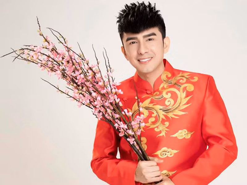 Đan Trường và Châu Khải Phong cũng hủy show. Theo Đan Trường, 9 show diễn của anh bị dừng do dịch corona nên nhiều khả năng, anh sẽ nghỉ xả ngơi đến hết tháng 2. Trong khi đó, Châu Khải Phong bị hủy đến 20 show.