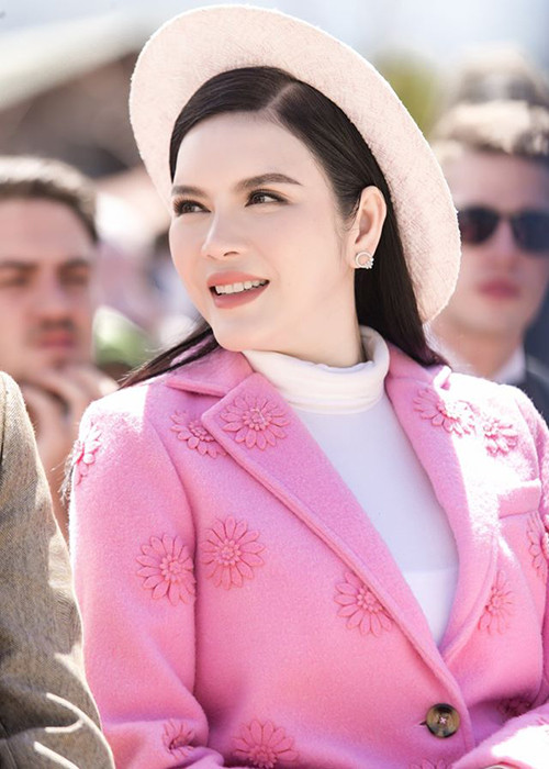 Năm 2017, Lý Nhã Kỳ bị tung tin đồn đột ngột qua đời vì mắc căn bệnh lạ.