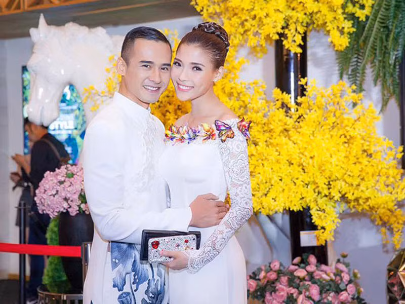 Năm 2015, Lương Thế Thành làm đám cưới với Thúy Diễm. Nam diễn viên từng khẳng định anh không dùng tình yêu với Thúy Diễm để PR hay che đậy giới tính thật. Trước tin đồn giới tính của Lương Thế Thành, Thúy Diễm phân trần ông xã hay trêu chọc đồng nghiệp nên mọi người hiểu lầm.