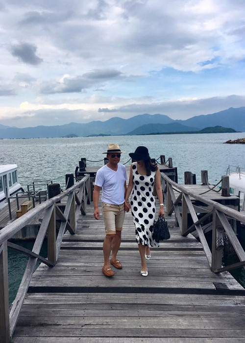 “Hoa hậu đăng quang năm 16 tuổi” duy nhất của Việt Nam kết hôn với doanh nhân Huỳnh Trung Nam vào năm 2007.