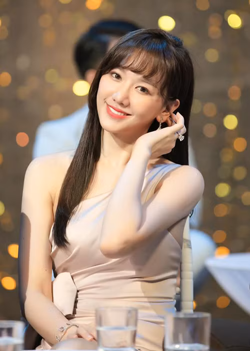 Nữ ca sĩ dường như ngày càng được nhiều nhà sản xuất gameshow ưu ái.