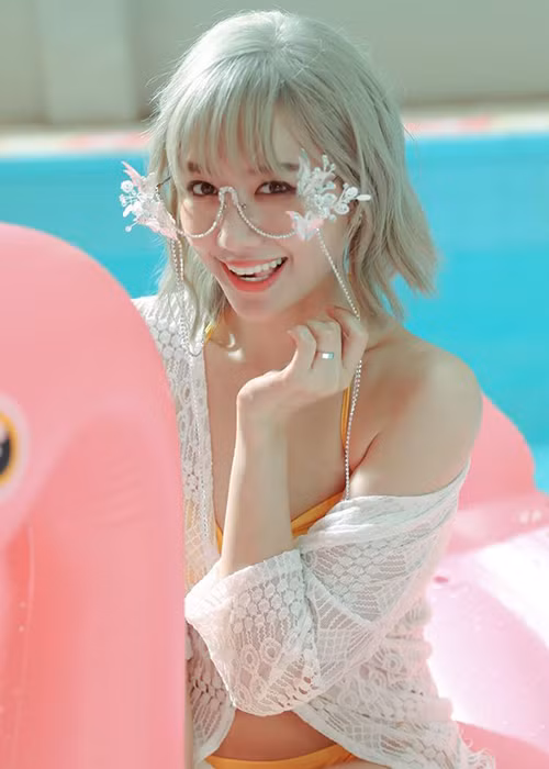 Bà xã của Trấn Thành hiện nằm trong danh sách những người đẹp không tuổi của showbiz Việt.