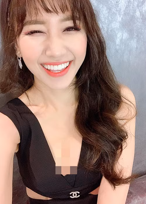 Tuy không thường xuyên nhưng mỗi lần diện trang phục o ép vòng một, Hari Won lại đốt mắt fan.