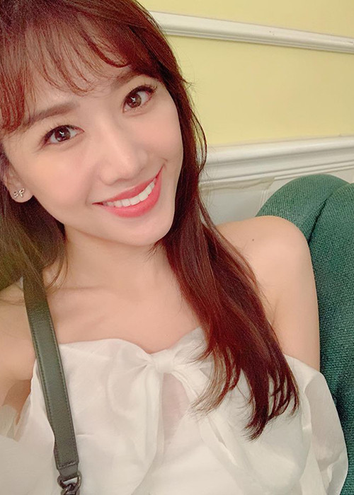 Sau khi lấy chồng, nhan sắc của Hari Won ngày càng lên hương.