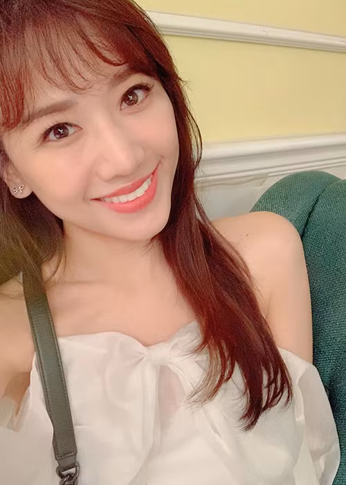 Sau khi lấy chồng, nhan sắc của Hari Won ngày càng lên hương.